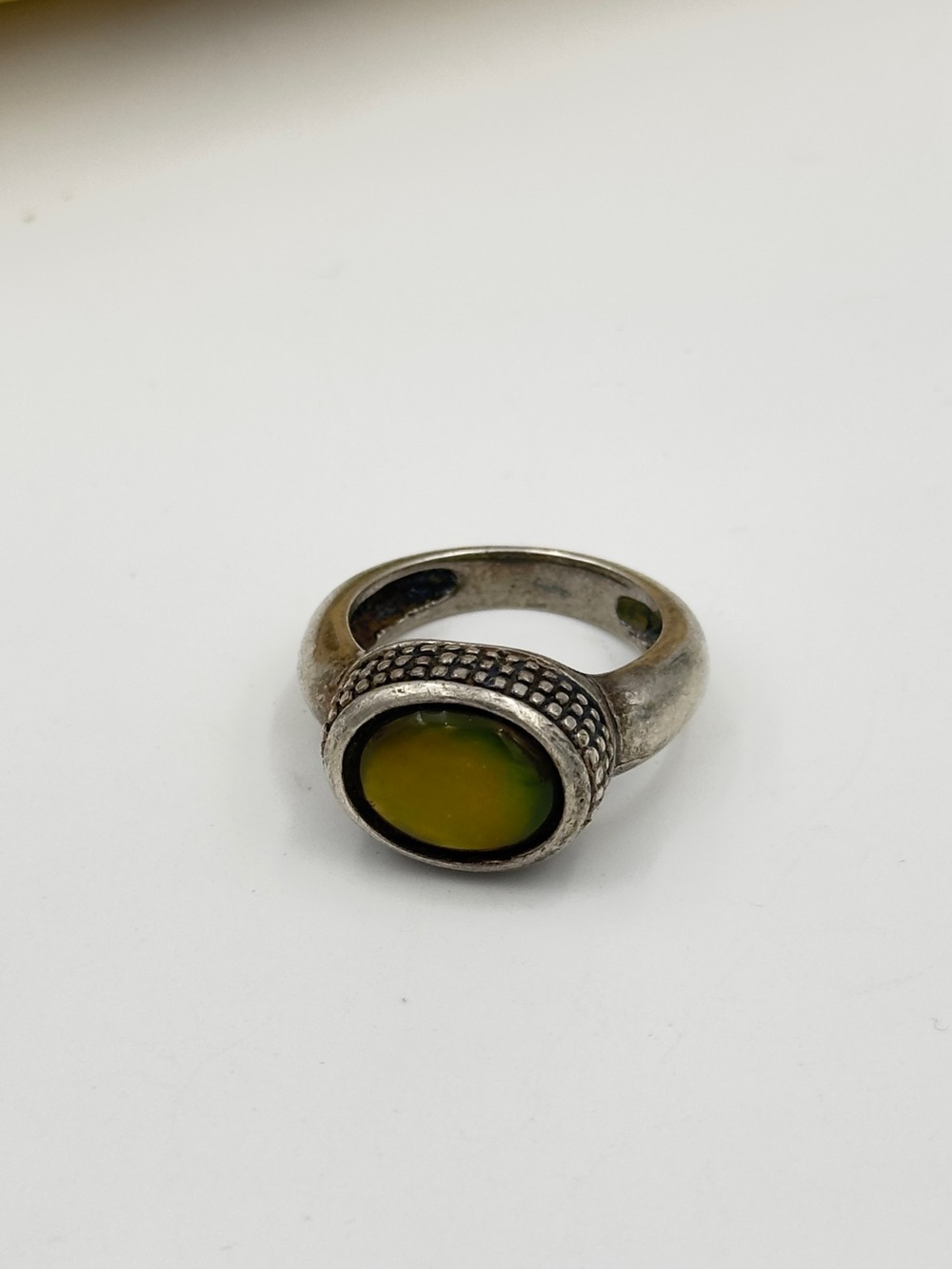 Vintage Oval Mood Ring Color Changing Textured Band Retro Boho Cocktail Ring